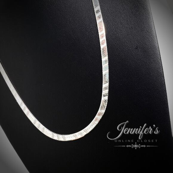 Milor 928 Silver Herringbone Necklace - Picture 5 of 6